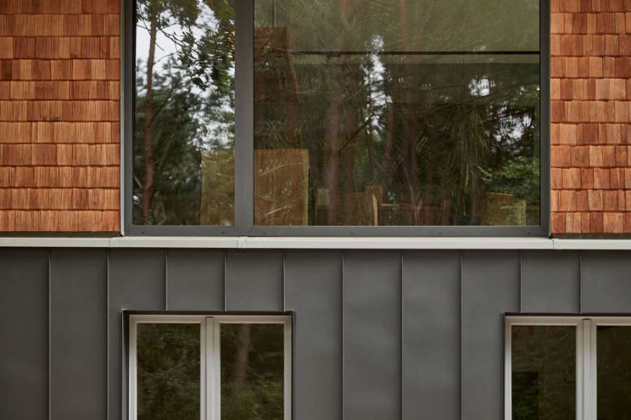 Fassade aus Kombination von Holz und Stahl, Schleusenberg 1, 23896 Panten